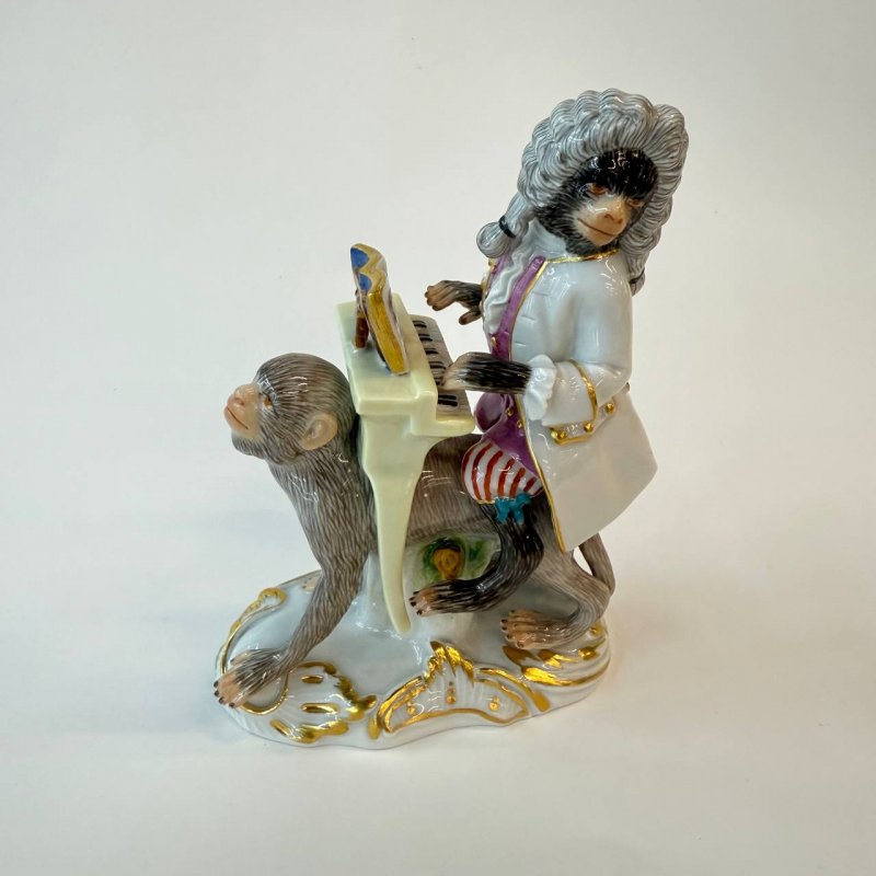Статуэтка Обезьяна с клавесином верхом на обезьяне №19 в серии обезьяний оркестр Германия 1974 г 
