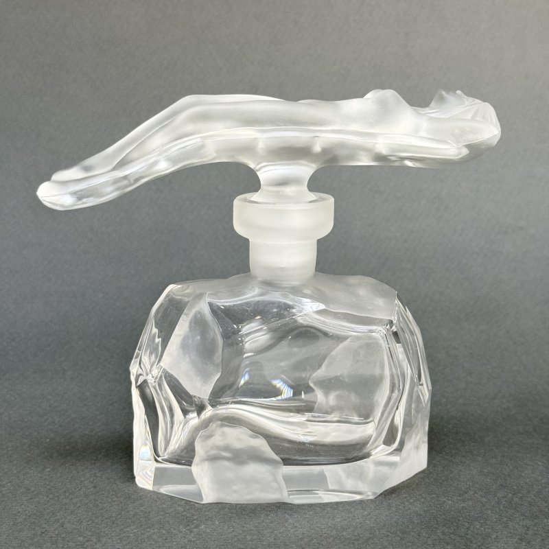 Флакон парфюмерный из стекла дизайн 1930г. Г. Хоффманн Чехия 21 в