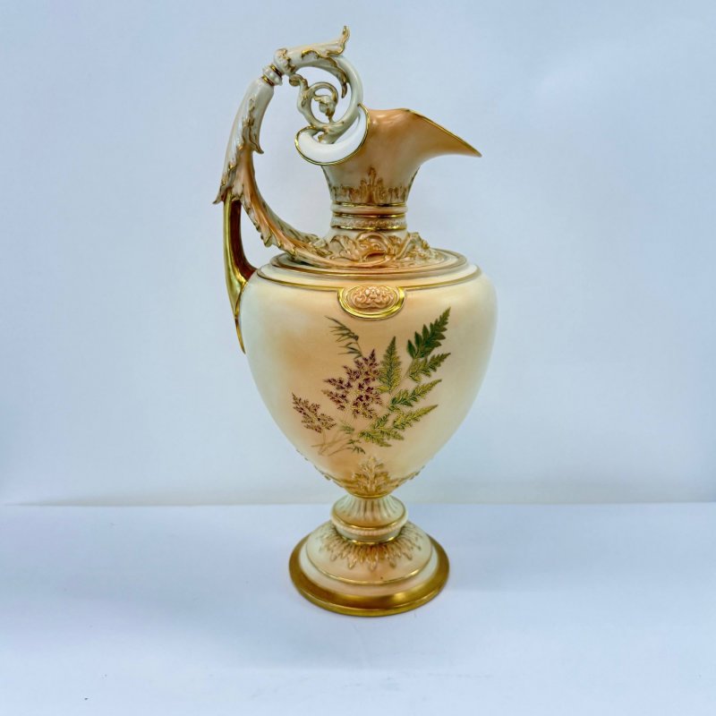  Большой старинный  кувшин