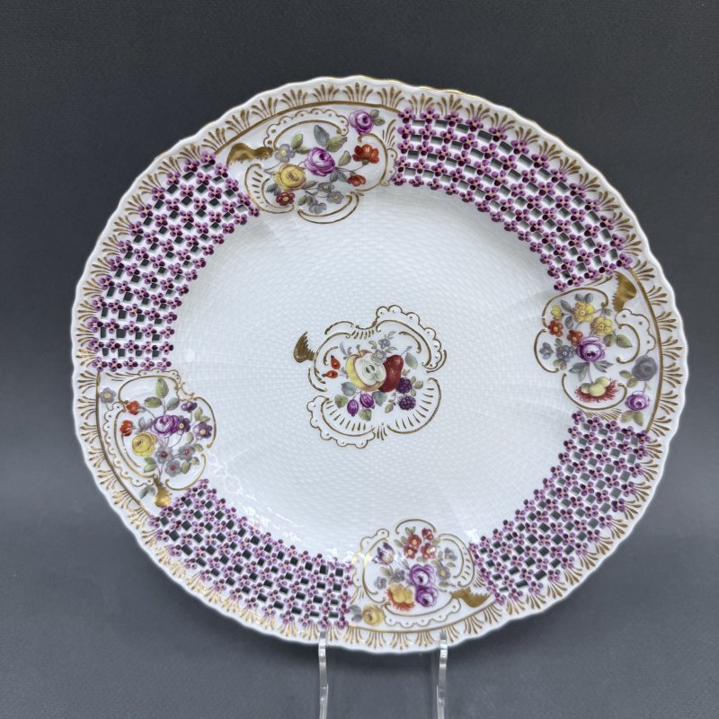 Редкая старинная обеденная тарелка из сервиза Шверин, Германия, Meissen, 1815-1820 гг.