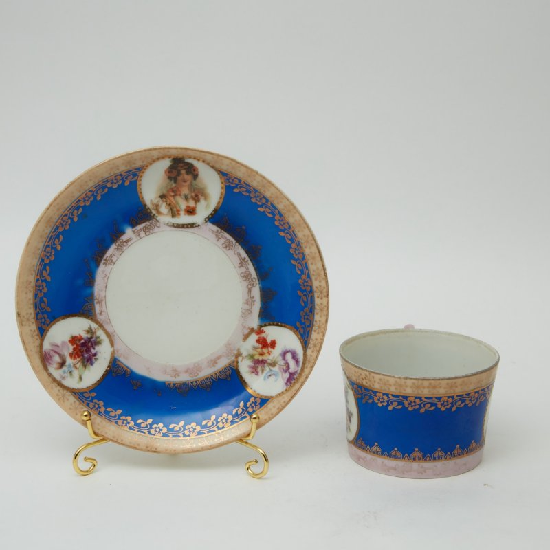 Чайная пара бело-синяя с портретом Бронницы