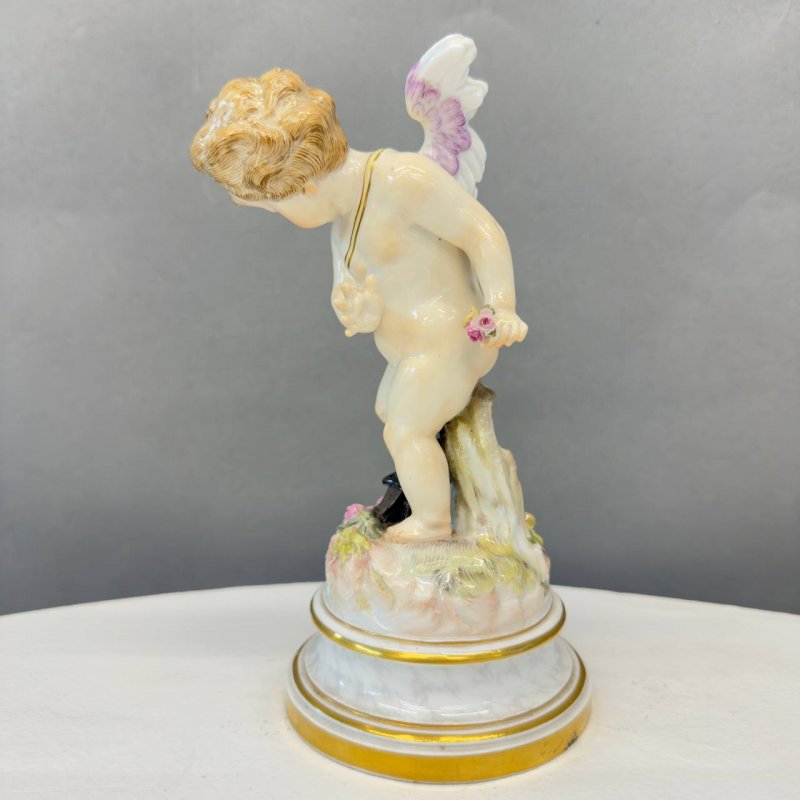 Фарфоровая статуэтка «Амур в ловушке» («Amor in der Falle»)  Meissen (Мейсен, Германия). 