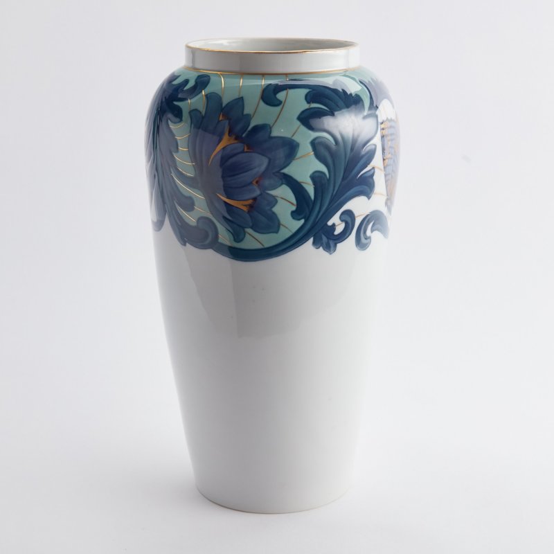 Коллекционная фарфоровая ваза