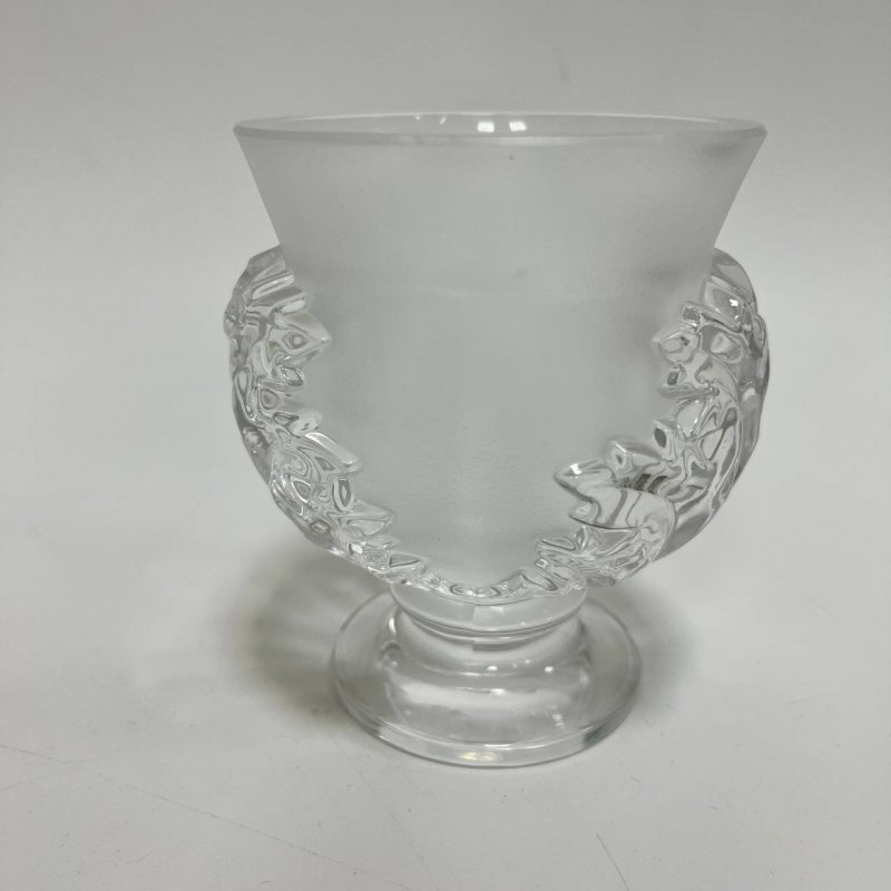 Винтажная ваза Lalique Crystal Saint Cloud с листьями аканта