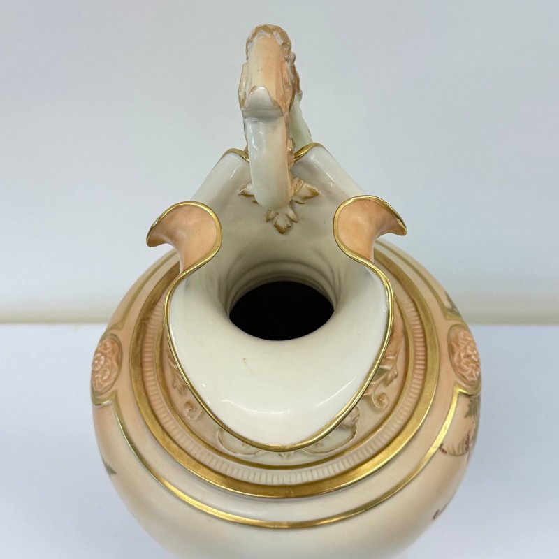  Большой старинный  кувшин