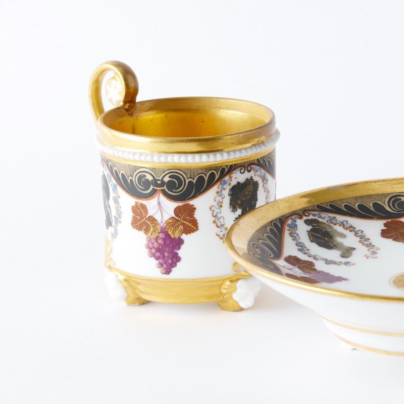Старинная коллекционная чашка с блюдцем в стиле ампир