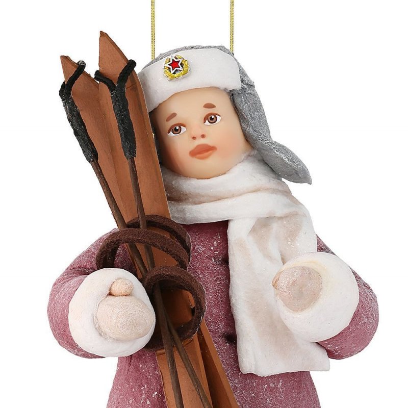 Елочная игрушка «Слава с лыжами»