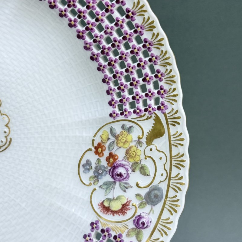 Редкая старинная обеденная тарелка из сервиза Шверин, Германия, Meissen, 1815-1820 гг.