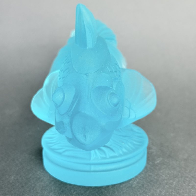 Коллекционная статуэтка Gold Fish из голубого аквамаринового уранового стекла дизайн 1930г. Г. Хоффманн Чехия 21 в (н)