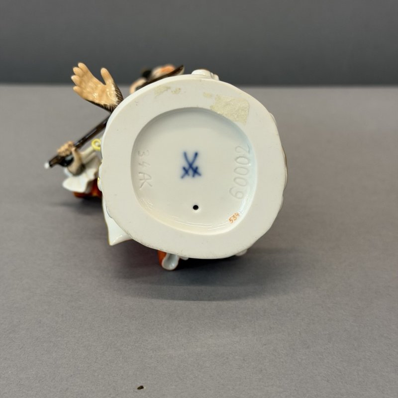 Статуэтка «Басист»  из знаменитой серии «Обезьяний оркестр»