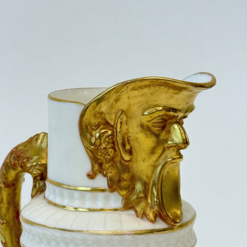 Кувшин Royal Worcester