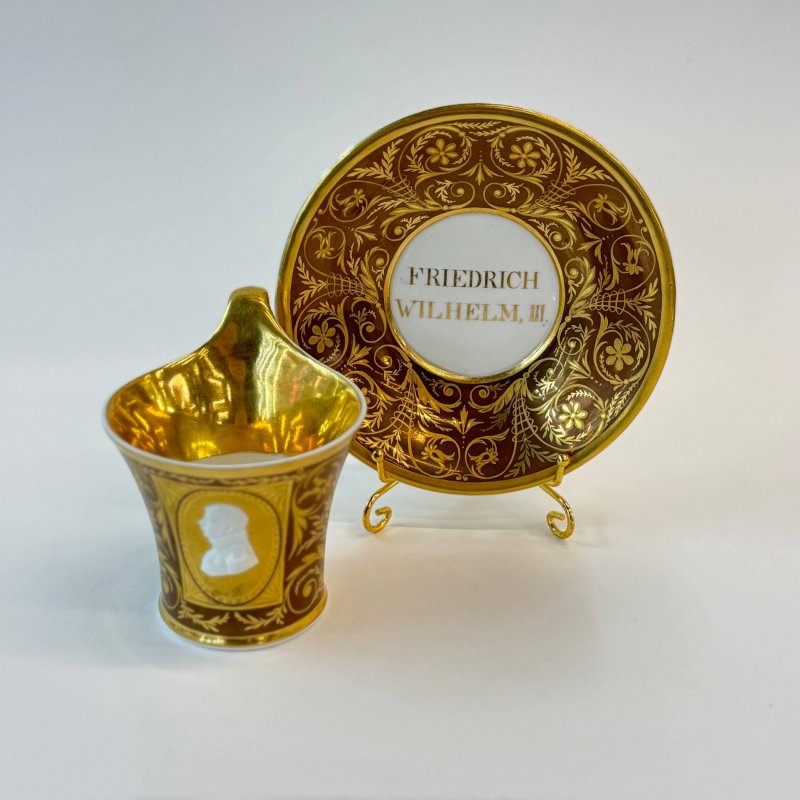  Старинная коллекционная портретная  чашка с блюдцем