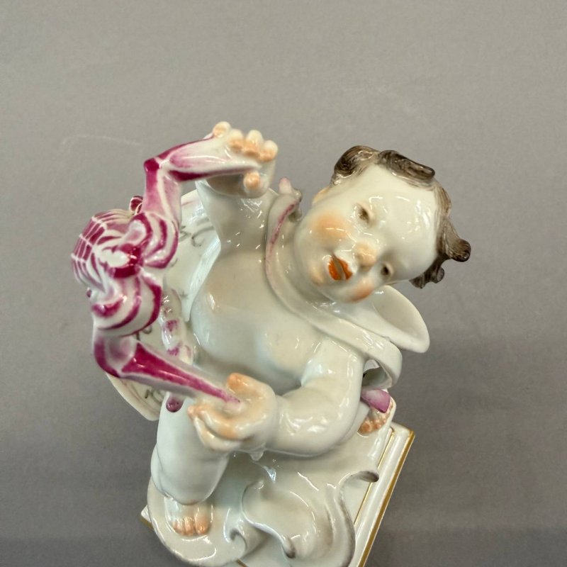 Фигурка с изображением одного из знаков Зодиака: Скорпиона Meissen 1951г	