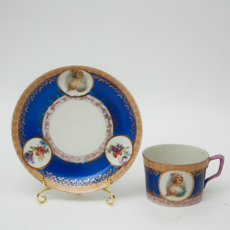 Чашка с блюдцем бело-синие с портретом Бронницы