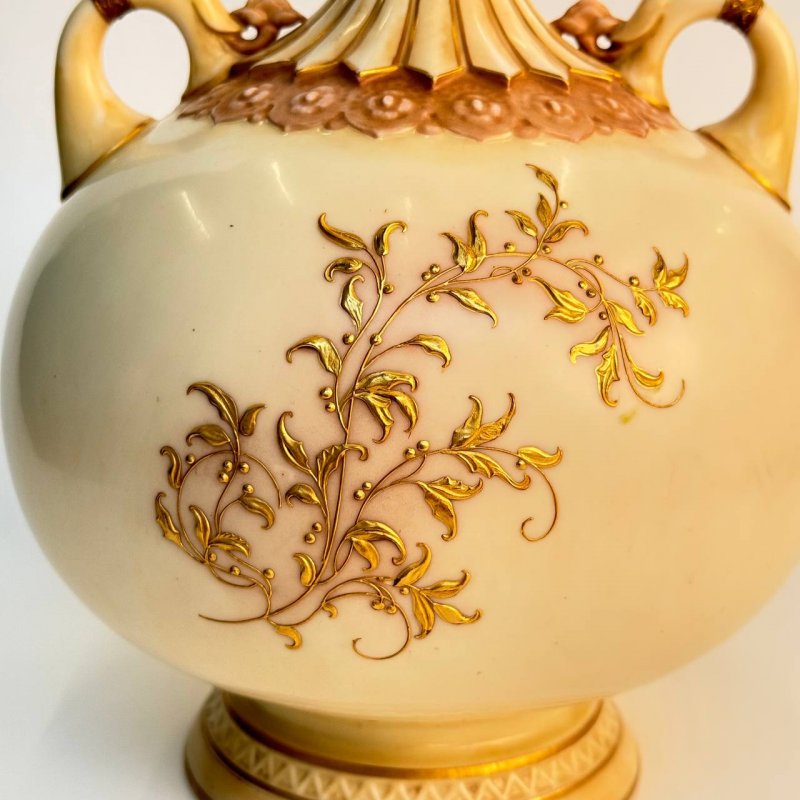 Ваза Royal Worcester