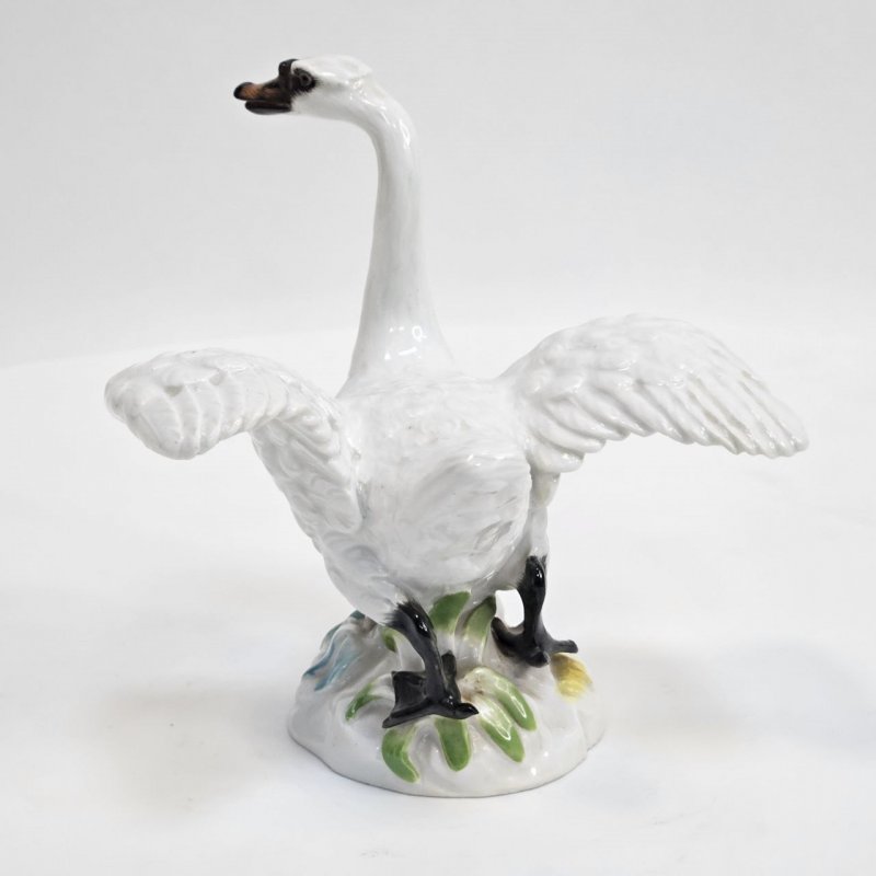 Статуэтка Лебедь машущий крыльями 1924-1934 Meissen