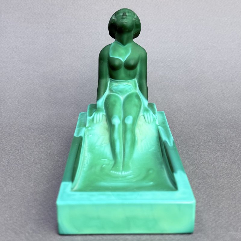 Мелочница из малахитового стекла дизайн 1930г. Г. Хоффманн Чехия 21 в