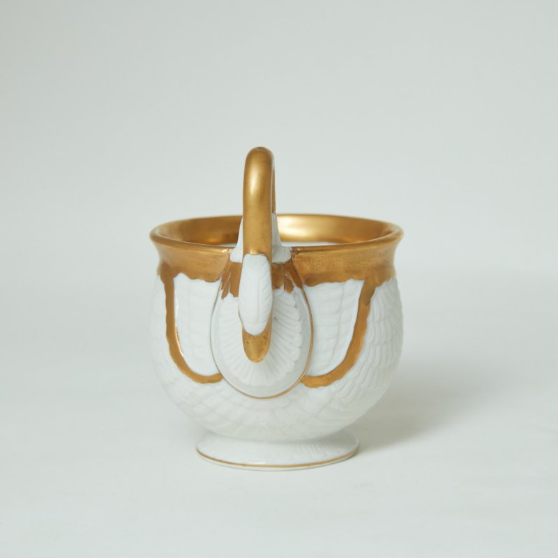 Чашка с ручкой в форме лебедя