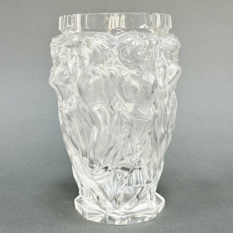 Коллекционная ваза Nude Ladies в стиле Артдеко из сатинового стекла дизайн 1930г. Г. Хоффманн Чехия 21 в (Н)