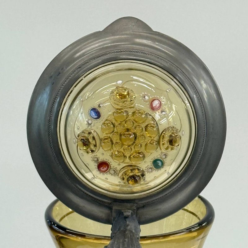 Графин из зеленого стекла с крышкой