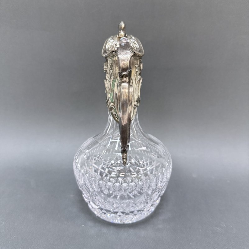 Старинный кувшин с серебряным верхом. (к)