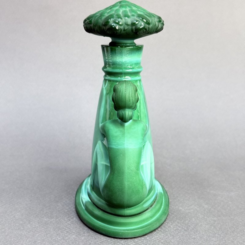 Парфюмерный флакон в стиле Артдеко из малахитового стекла дизайн 1930г. Г. Хоффманн Чехия 21 в (Н)