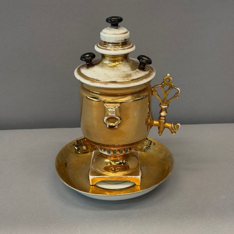 Редкая антикварная фарфоровая чайная пара «Самовар» 1890–1910 гг