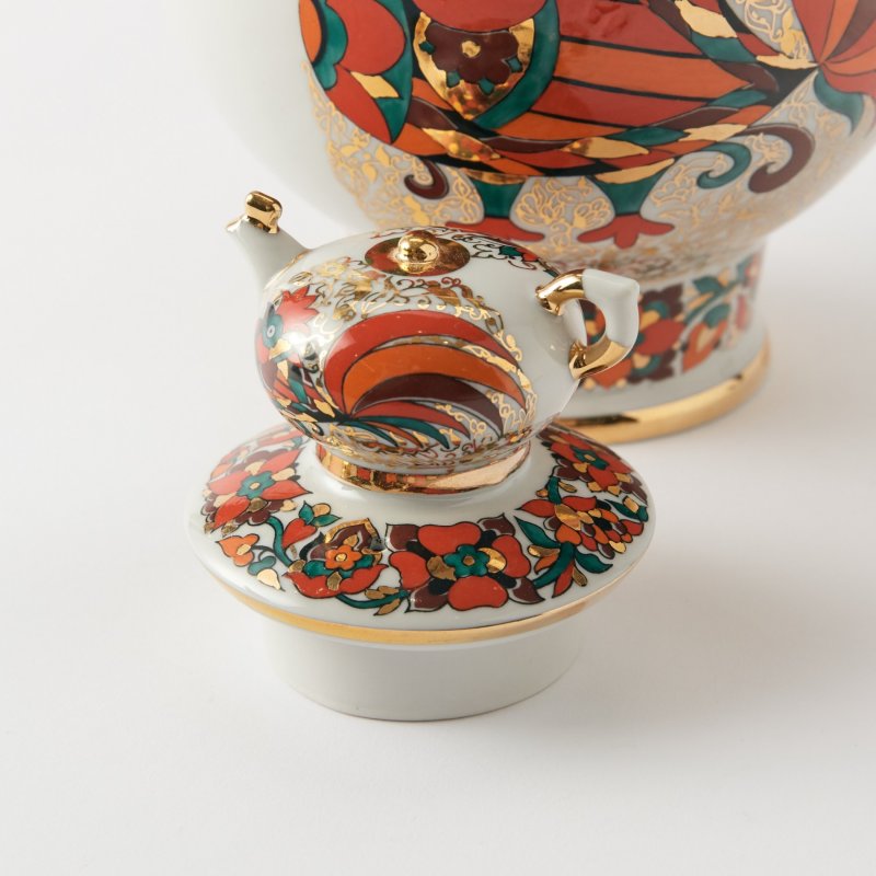Коллекционный фарфоровый чайник  Красный петух