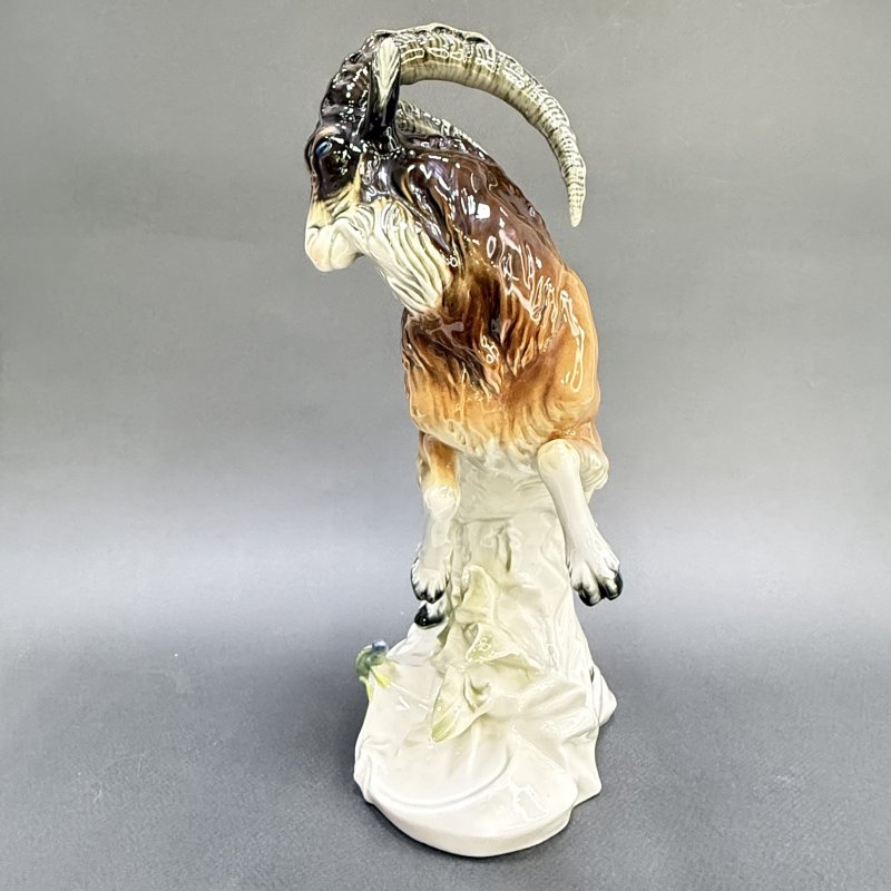 Фигурка Козерог напуганный ящерицей Германия Волькштадт Карл Энс