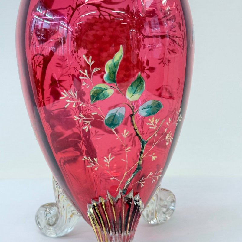 Ваза из клюквенного стекла Moser