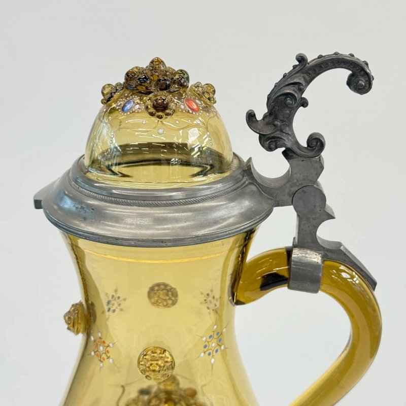 Графин из зеленого стекла с крышкой