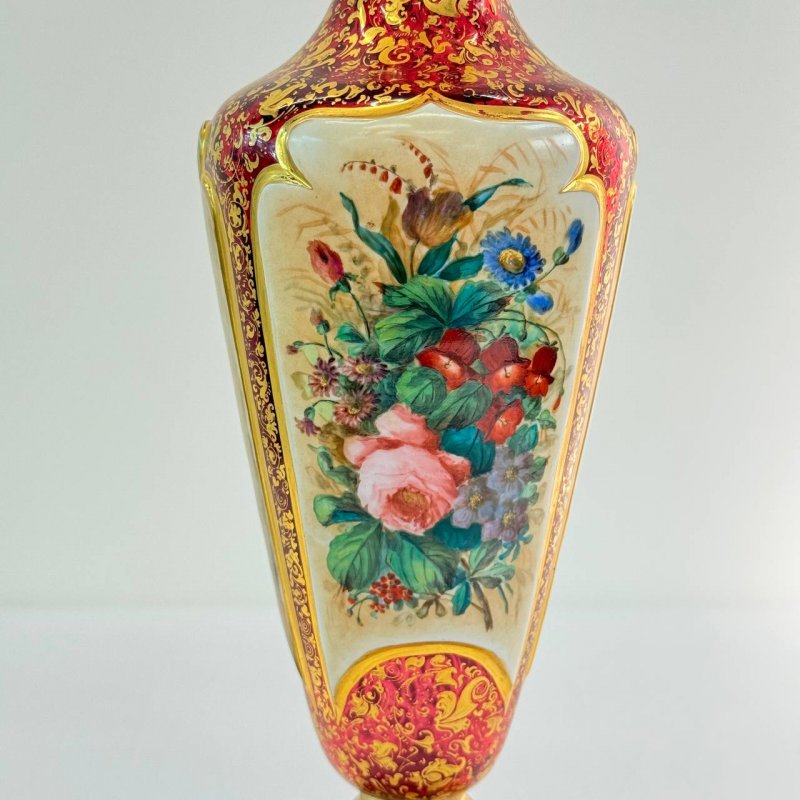 Ваза из богемского эмалированного и позолоченного стекла