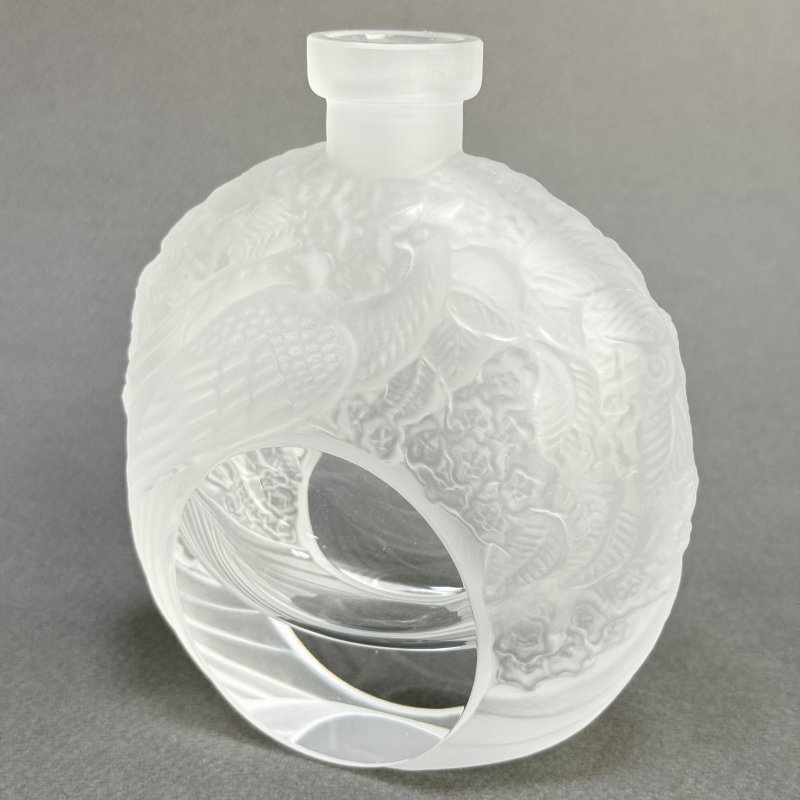 Коллекционный парфюмерный флакон в стиле Артдеко крышка-павлин дизайн 1930г. Г. Хоффманн Чехия 21 в