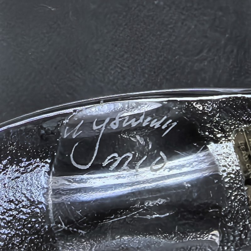 Хрустальное пресс-папье Птица на ветке. Mats Jonasson