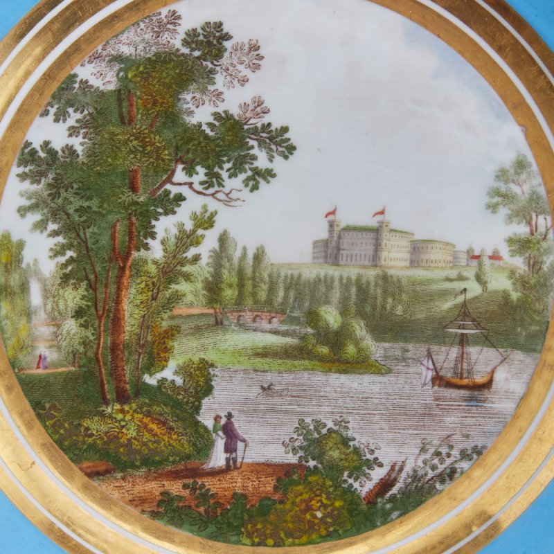 Старинная тарелка Вид дворца в Гатчине