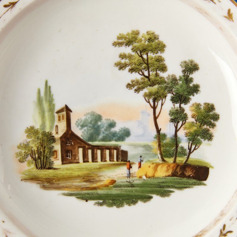 Антикварная фарфоровая тарелка с пейзажем