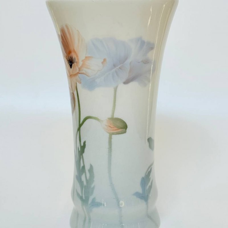 Ваза с маками