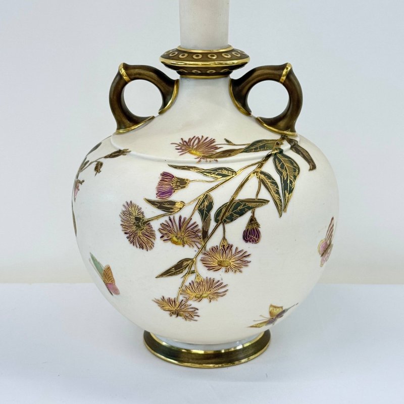 Большая старинная ваза