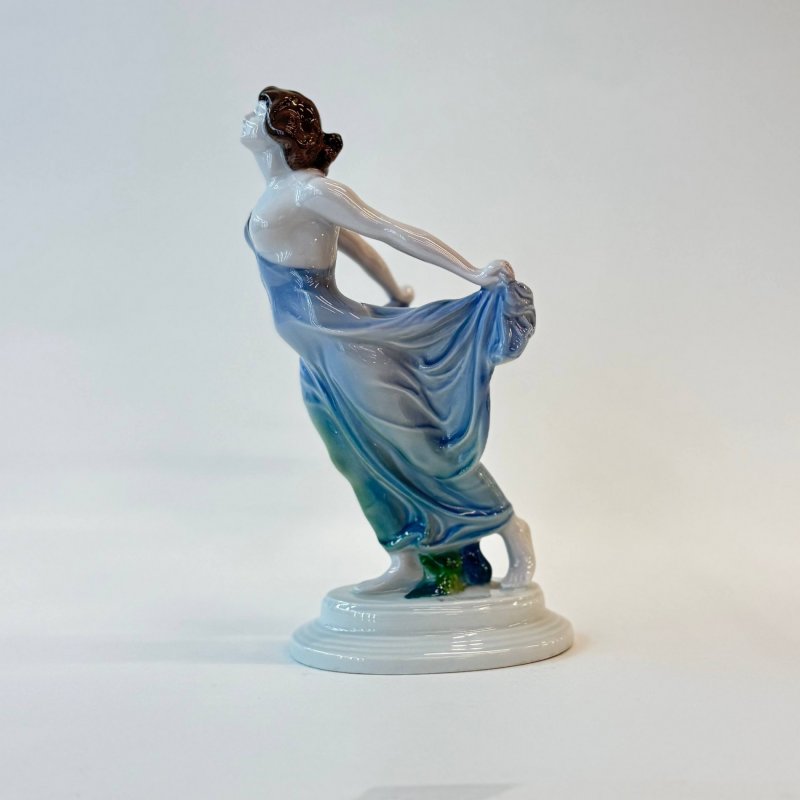  фарфоровая статуэтка Windbraut (Невеста ветра). 