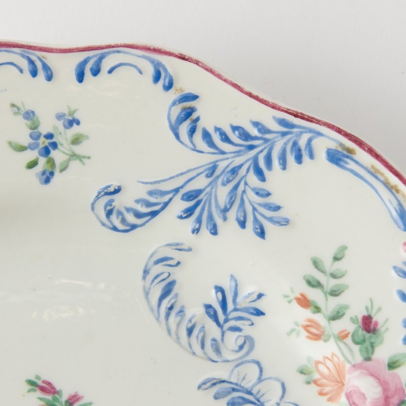 Коллекционная тарелка с ручной росписью