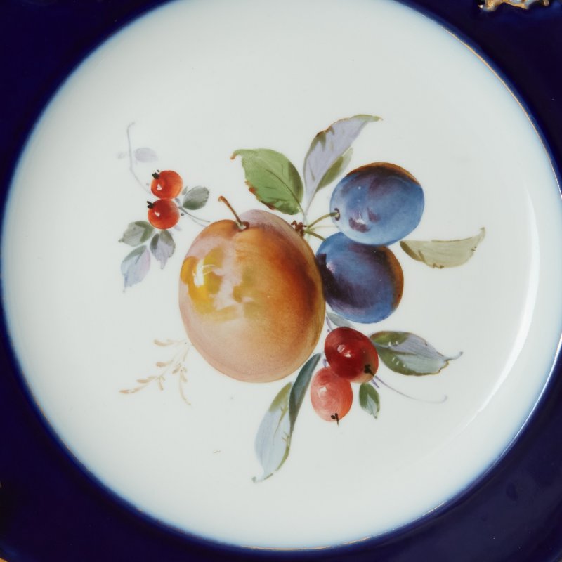 Десертная тарелка Мейссен кобальт фрукты