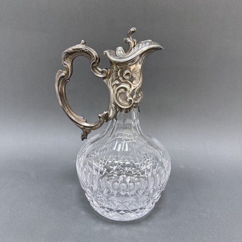 Старинный кувшин с серебряным верхом. (к)