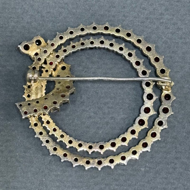 Брошь с гранатами (д)