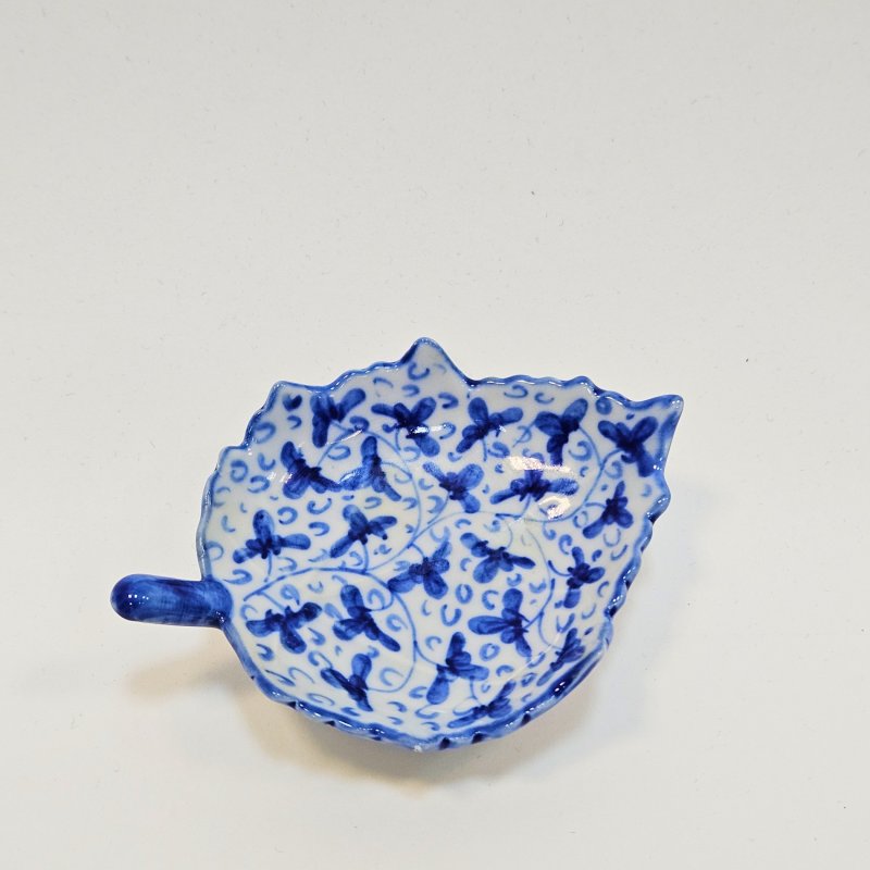 Розетка керамическая в форме листа