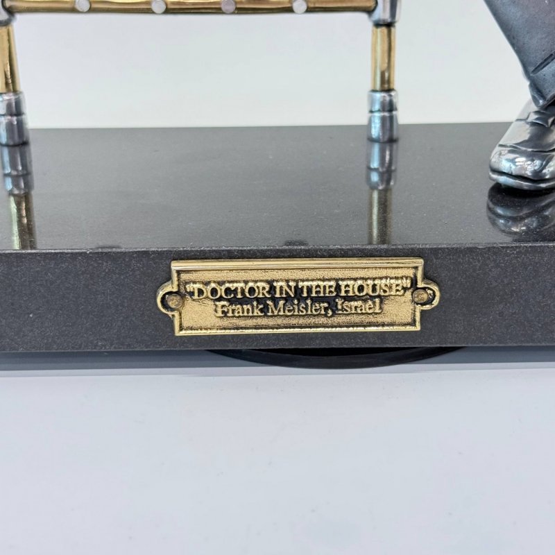 Металлическая скульптура «Доктор» - Франк Майслер. (к)