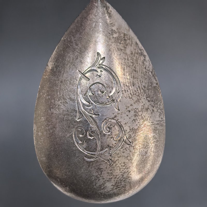 Набор старинных серебряных ложек для чая, в антикварном кофре, 84 пр. пробирный мастер Соколов М.Ф.