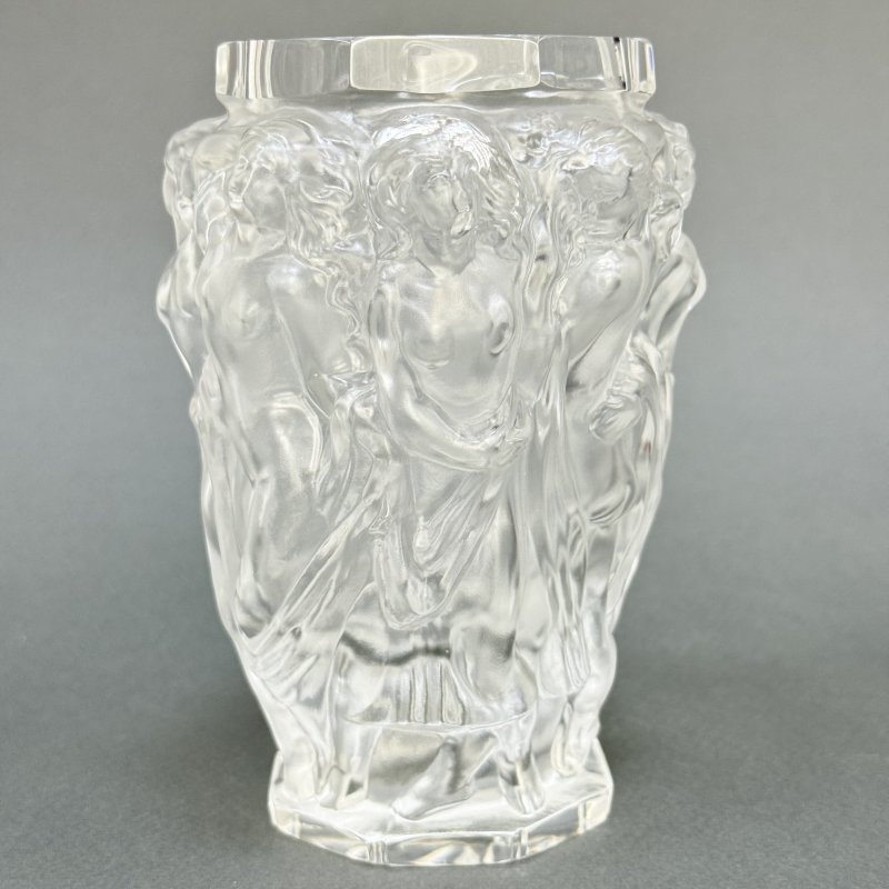 Коллекционная ваза Nude Ladies в стиле Артдеко из сатинового стекла дизайн 1930г. Г. Хоффманн Чехия 21 в (Н)