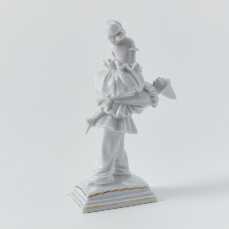 Коллекционная миниатюрная статуэтка Маскарад.