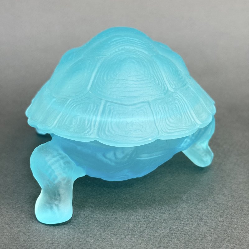 Шкатулка Черепаха из голубого аквамаринового уранового стекла дизайн 1930г. Г. Хоффманн Чехия 21 в