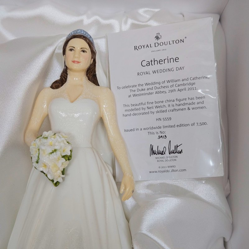 Пара фигурок ROYAL DOULTON День королевской свадьбы Принца Уильяма и Кейт Мидлтон